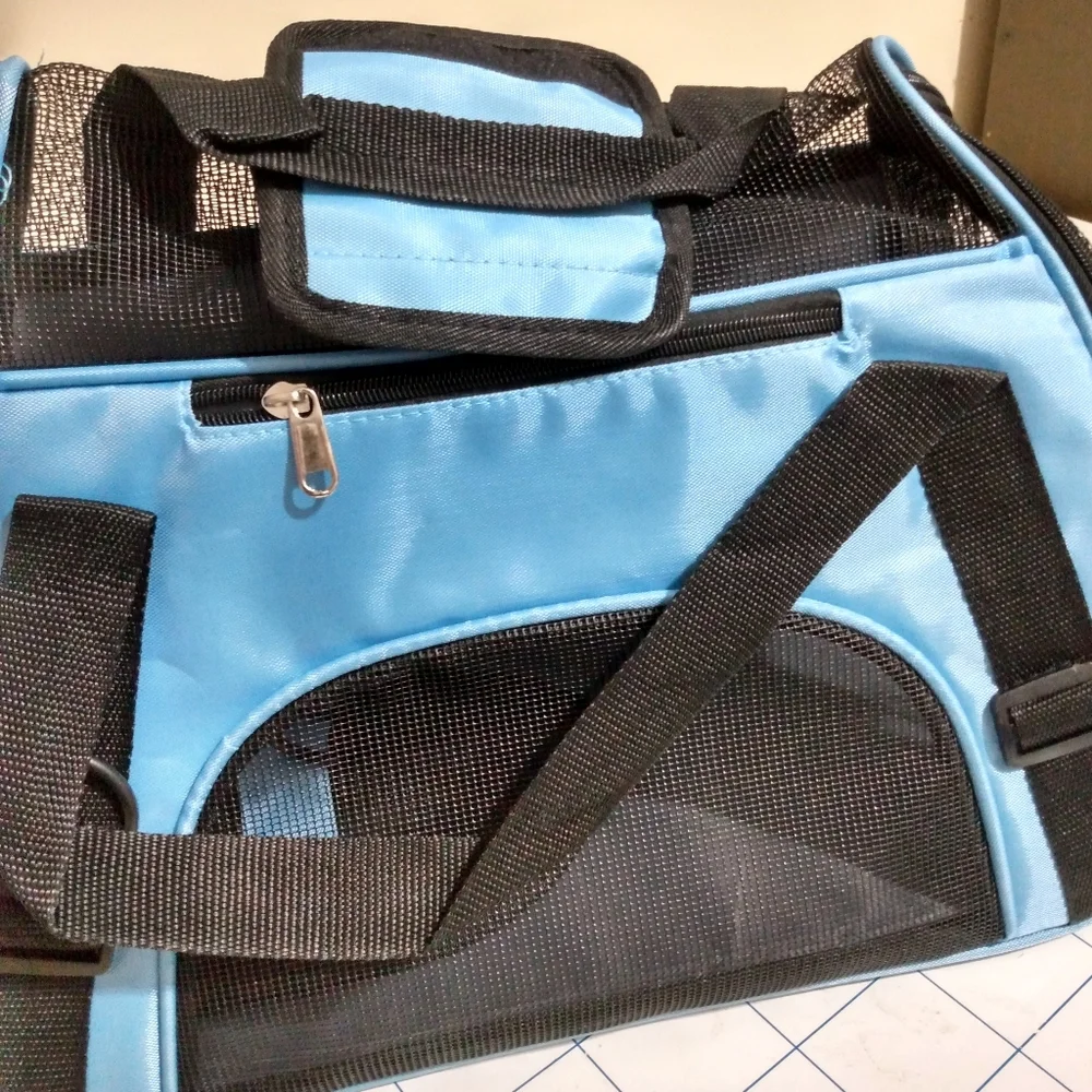 SMALL PET TRAVEL CARRIER BLUE & BLACK MESH VENTILATED PORTABLE STORAGE TOTE NWT